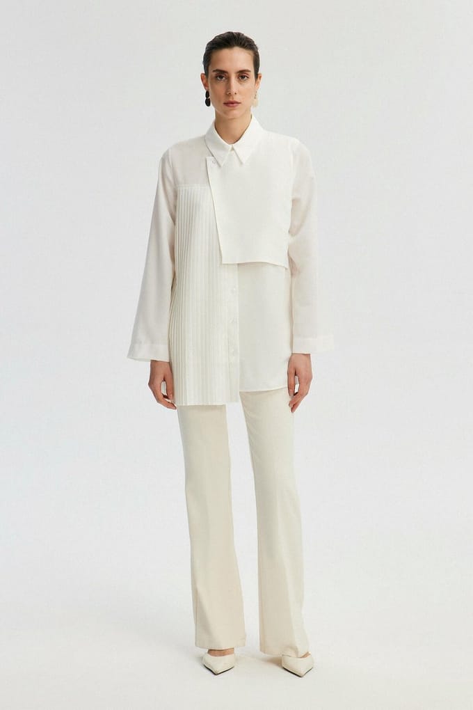 Touché Privé - Asymmetrische blouse met plooidetails - Ecru - Dames
