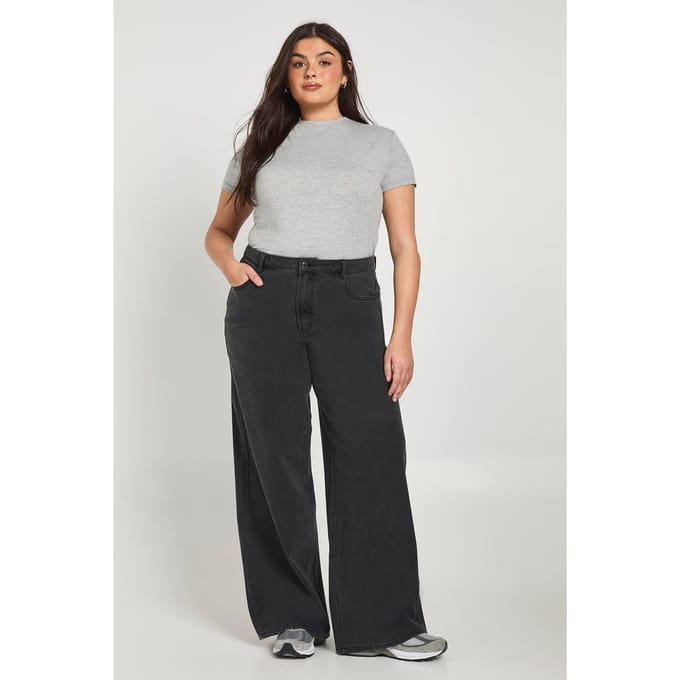 boohoo Dames Plus Jeans Met Getailleerde Taille En Verstelbare Pasvorm | Washed Black | Maat: 44