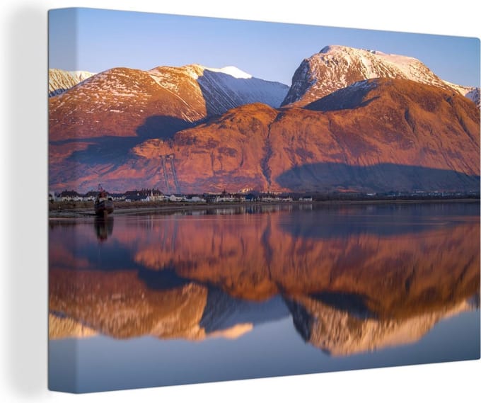 Canvas Schilderij Weerspiegeling van de Ben Nevis in het water - 30x20 cm - Wanddecoratie