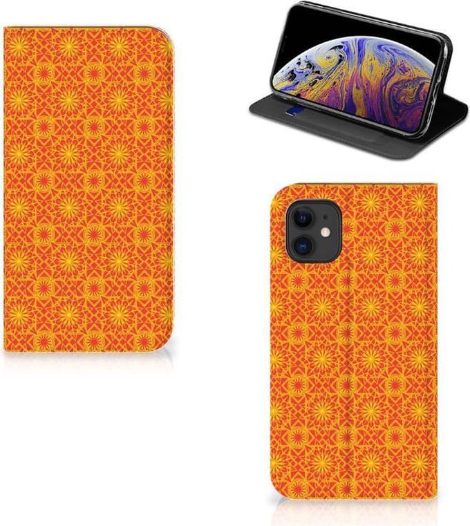Apple iPhone 11 Hoesje met Magneet Batik Oranje