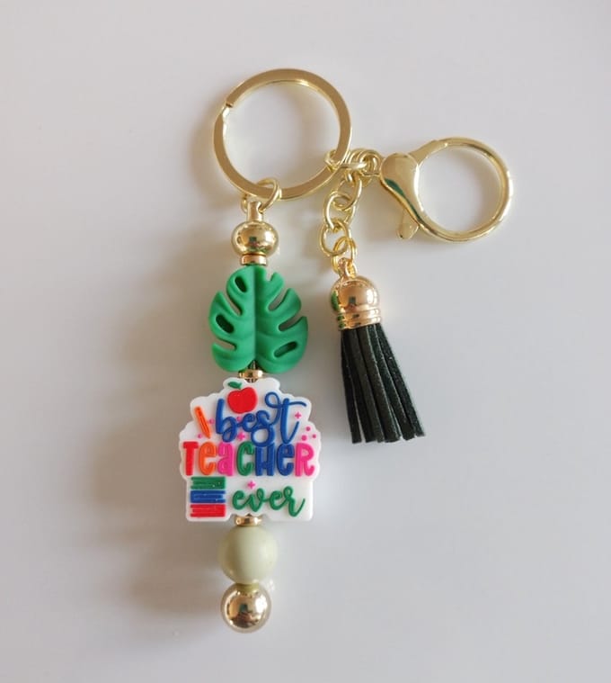 Sleutelhanger, tashanger met kralen | groen | best teacher ever | goudkleurig