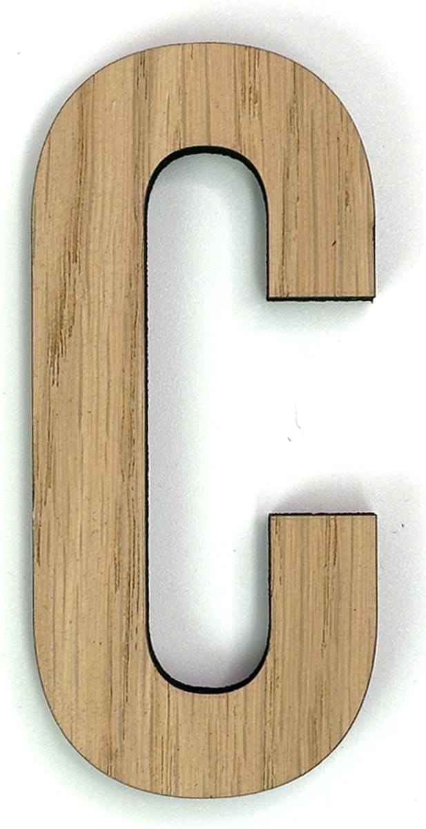 Houten letter C - 37 cm hoog