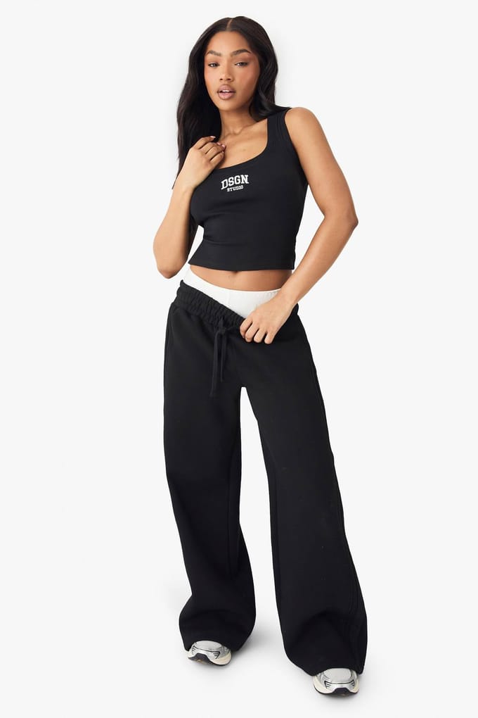 boohoo Dames DSGN Studio Collegiate Geborduurde Rib Tank Vest Top | Black | Maat: 22