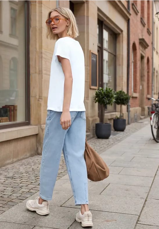 Shirt met korte mouwen en emboidery tekst