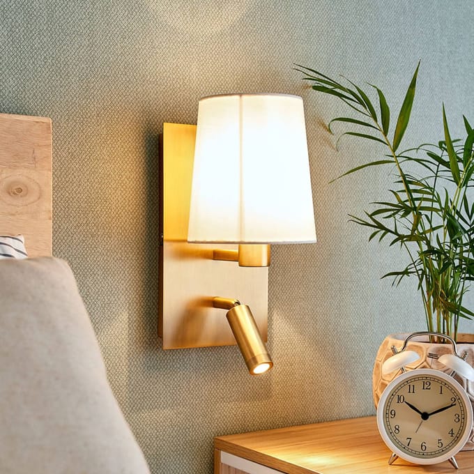 Lindby - Wandlamp - 1licht - Stof, metaal - H: 30.8 cm - wit, antiek messing