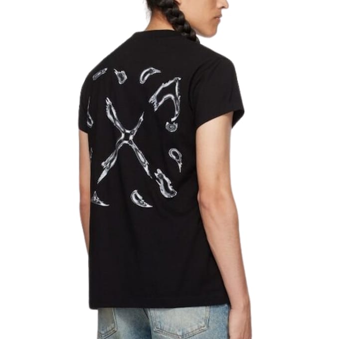 Zwart T-shirt met gebroken wit ruispijlvormig logo