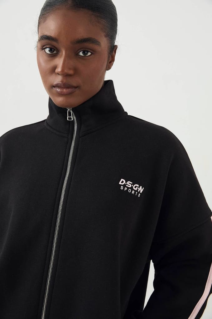 Dames DSGN Studio Sport Colour Block Funnel Neck Zip Through Sweatshirt | Zwart | Maat: Medium