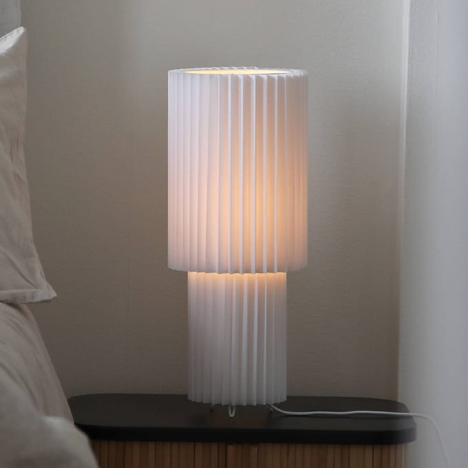 Markslöjd tafellamp Catis, wit, 45 cm hoog, textiel, E27