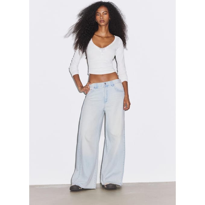 Stradivarius Super wide-leg jeans met plooien  LICHTBLAUWE DENIM WASSING 34