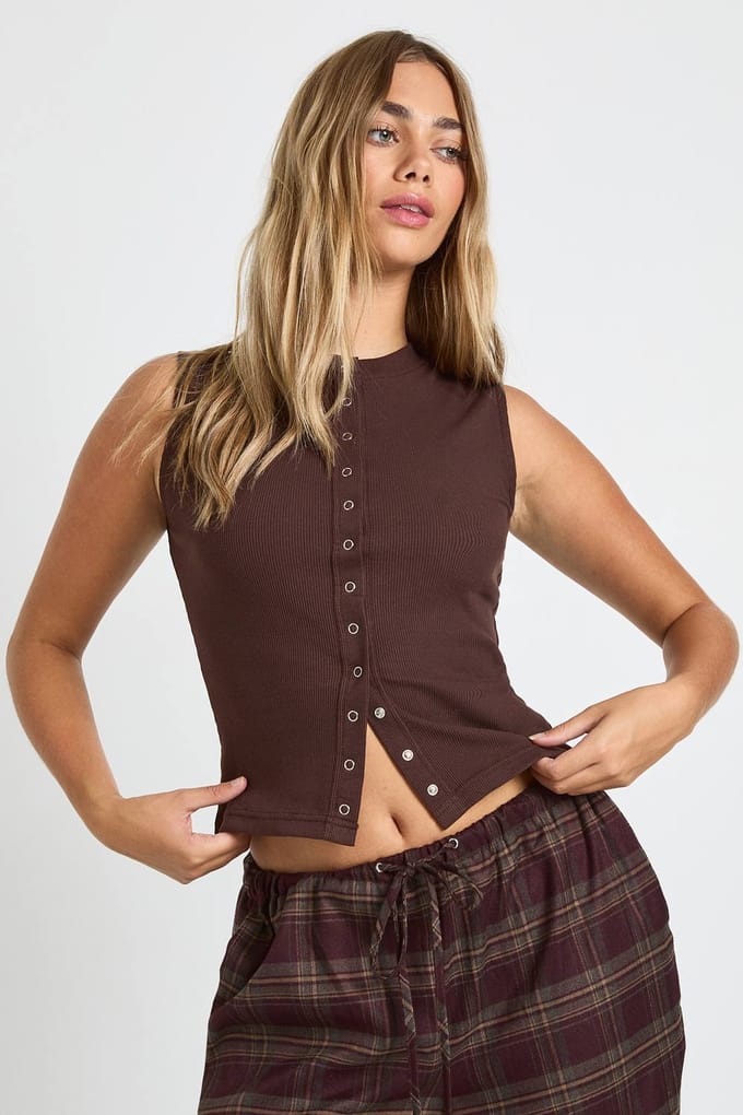 boohoo Dames Geribbelde Popper Top met geintegreerde hals en lange snit | Chocolate | Maat: 8
