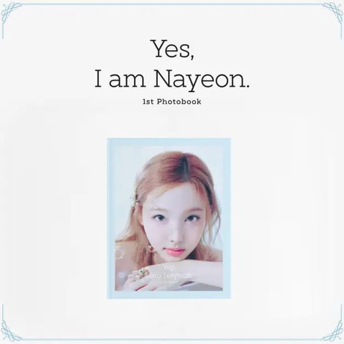 NAYEON - [YES, I AM NAYEON.] 1e Fotoboek SKY