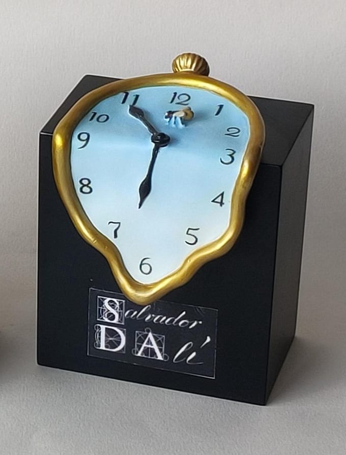 De persistentie van het geheugen - Salvador Dali Beeldje - 12 cm hoog.