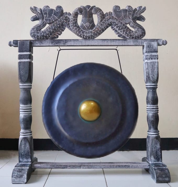 Middelgrote gong in standaard - 50 cm - Zwart