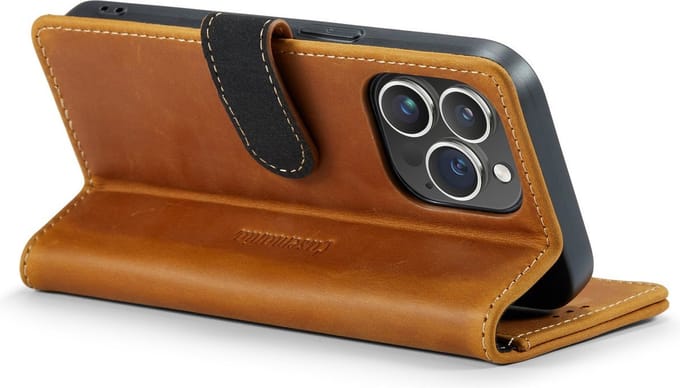 iPhone 14 Pro Max Bookcase hoesje - CaseMe - Effen Cognac - Leer