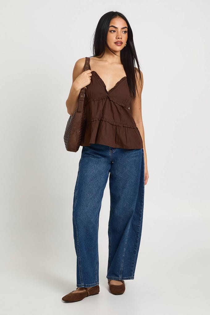 boohoo Dames Poplin Cami Top Met V-hals En Rimpeldetail | Chocoladebruin | Maat: 34
