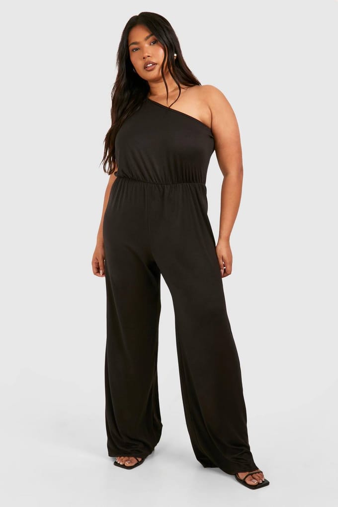 boohoo Dames Plus Super Zachte Basic One Shoulder Strand Jumpsuit | Black | Maat: 26