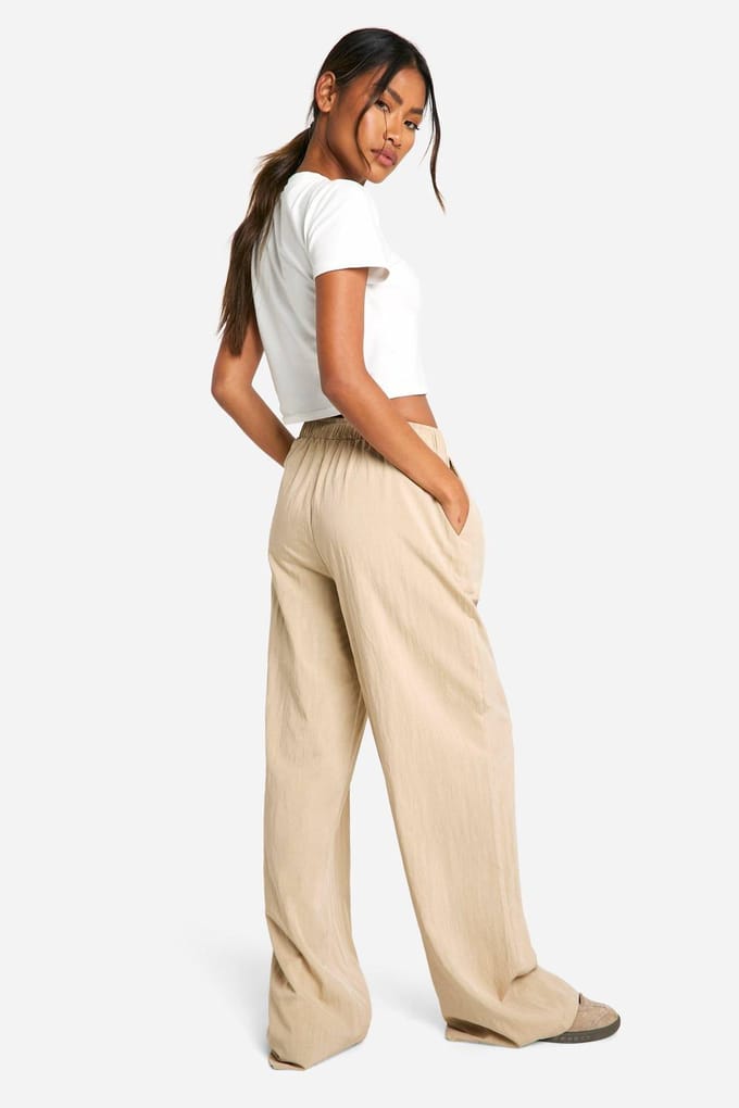 boohoo Dames Nylon Broek met Wijde Pijpen | Stone | Maat: 8