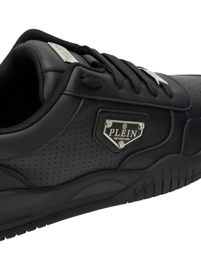 Low-Top Sneakers Street King