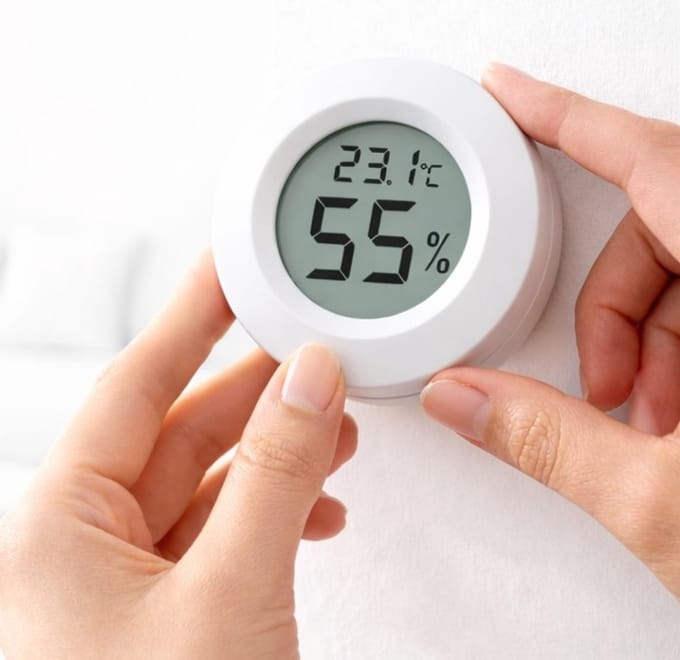 Mini Digitale Hygrometer & Thermometer – Wit – Inbouw Rond – LCD Display – Vochtmeter & Temperatuurmeter in 1 – Incl. Batterijen