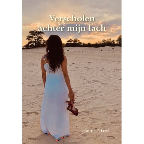 Verscholen Achter Mijn Lach - Hanna Nissel