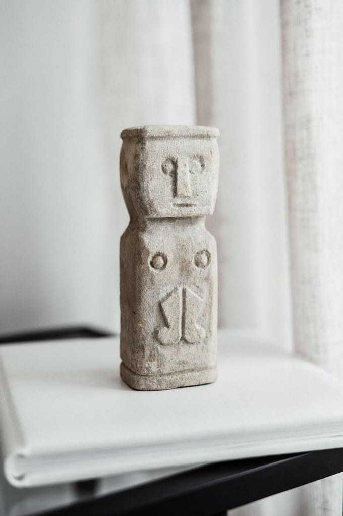 Monnarita - TINI Figurka - Handgesneden - Stenen Beeld - Timor Gezicht