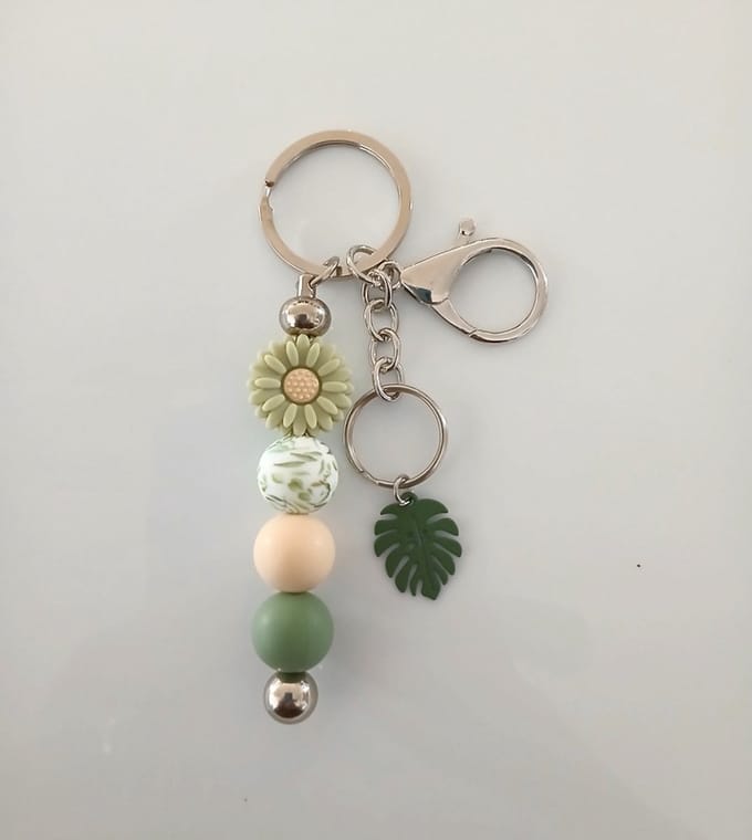 Sleutelhanger | Tashanger | groen & béige | met groen blad