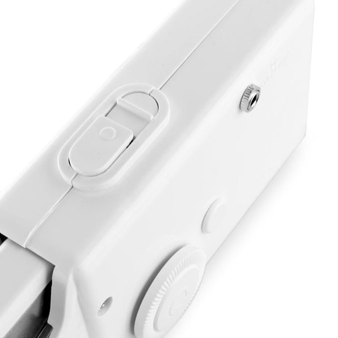 Mini handnaaimachine Draagbare elektrische handnaaimachine Snel repareren Geschikt voor wit