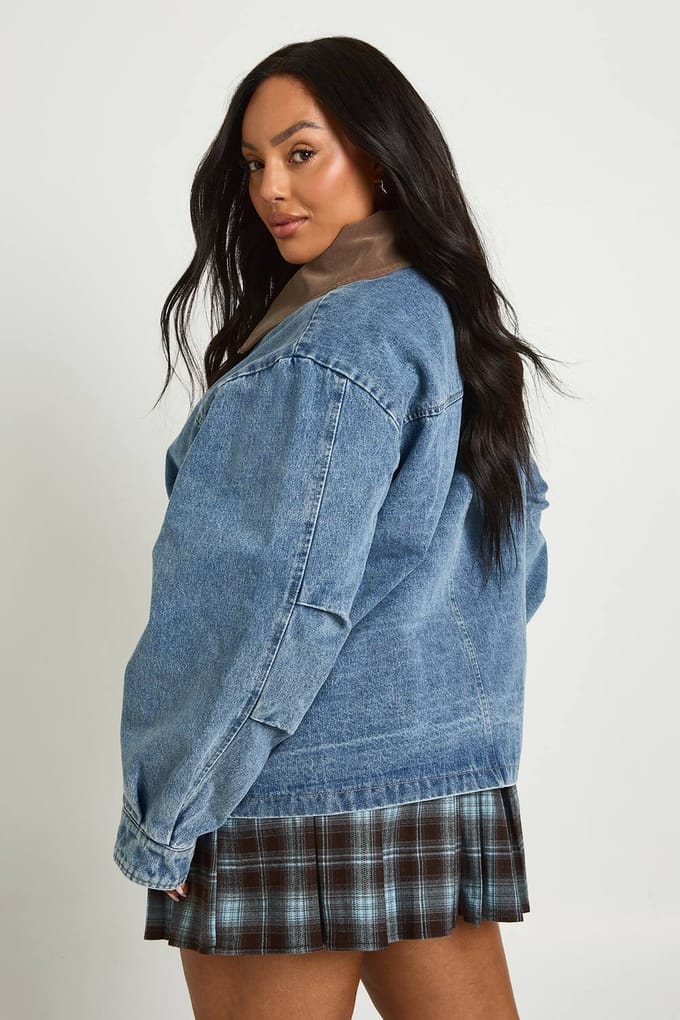 boohoo Dames Plus Denim oversized bomberjack | Mid Blue | Maat: 18
