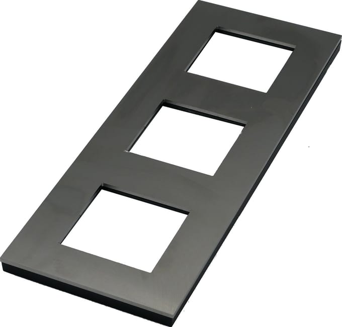 Niko - Afdekplaat drievoudig horizontaal 71MM stainless steel - 150-76700