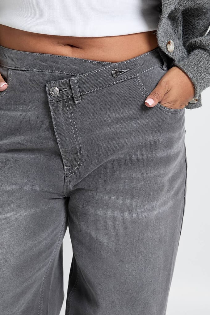 boohoo Dames Plus Asymmetrische Tailleband Jeans | Grijs | Maat: 44