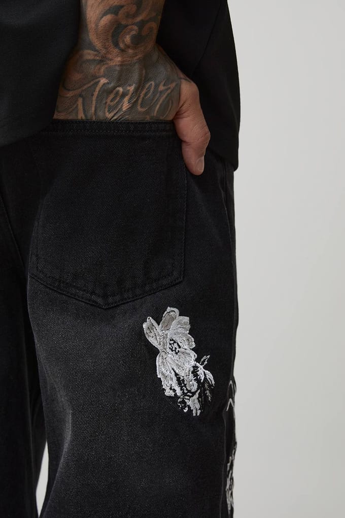 Hoge Relaxte Stijve Bloemen Geborduurde Jeans | Washed Black | Size 36