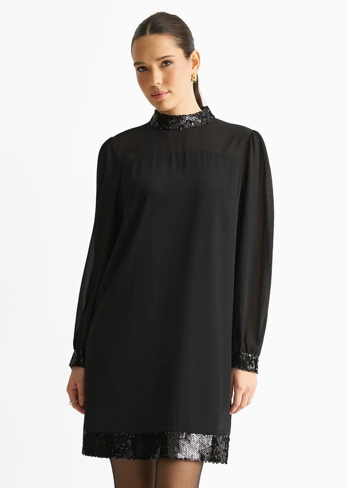 Zwarte mini-jurk met hoge hals, paillettenrand en ceintuur