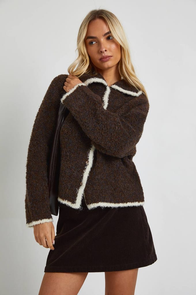 boohoo Dames Chunky Boucle Gebreide Vest met Contrasterende Bies en Knoopsluiting | Chocoladebruin | Maat: Medium