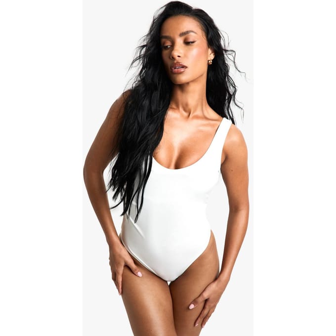 boohoo Dames Petite Swimwear Essentials Gerafeld Badpak | Wit | Maat: 40
