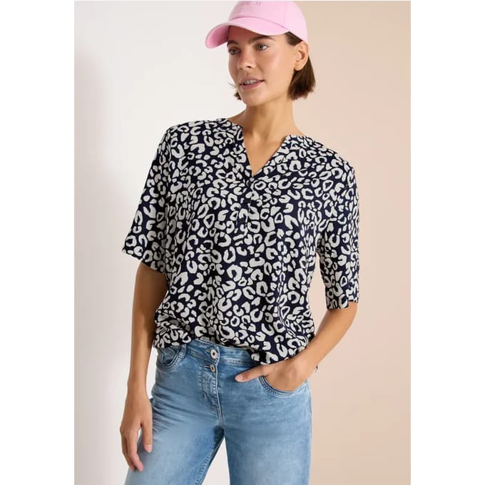 Split hals blouse met leo patroon
