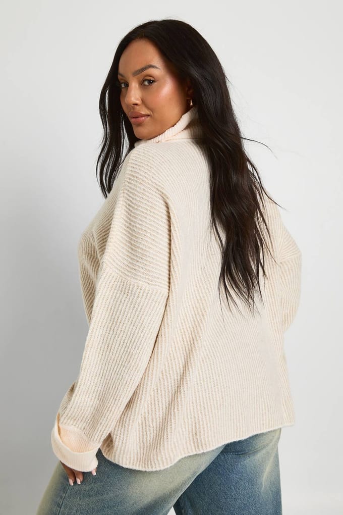boohoo Dames Plus Roll Neck Longline Batwing Trui | Cream | Maat: 16-18