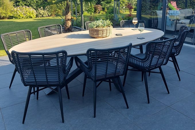 Jasmine Black/GI Edison 8-persoons dining tuinset 280x140 cm.