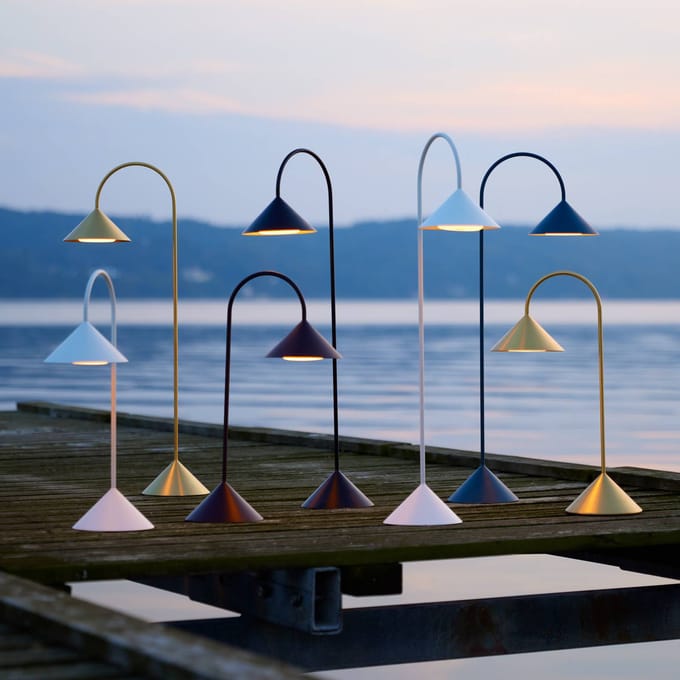 FRANDSEN LED vloerlamp op accu Grasp, zwart, 72 cm, metaal