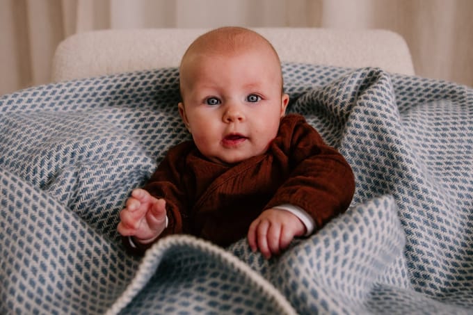 Wiegdeken wol - Pure Baby Love - bee - Blauw