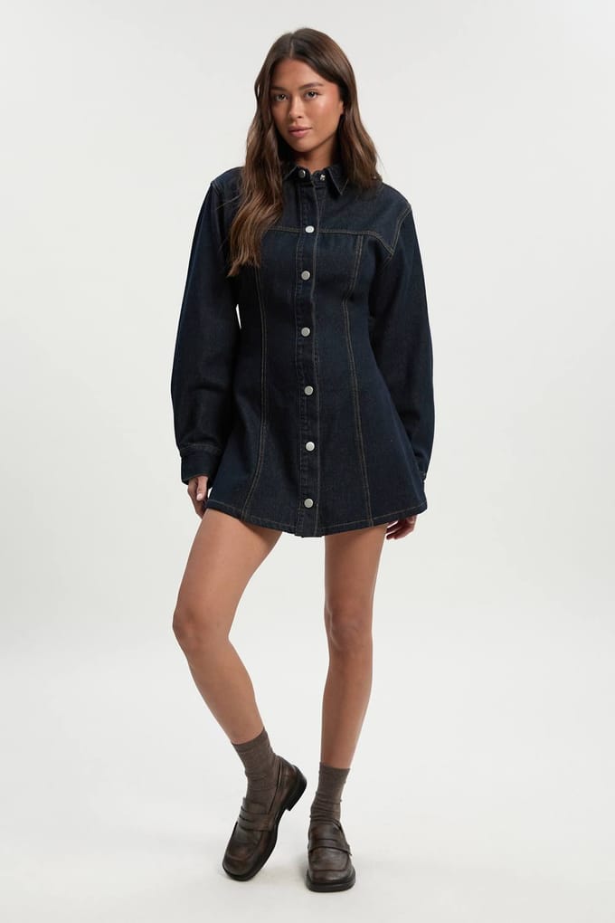 boohoo Dames Denimjurk met lange mouwen en getailleerde taille | Indigo | Maat: 40