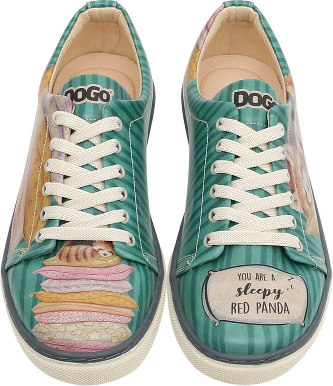 DOGO Dames Sneakers - You are a Sleepy Red Panda 38