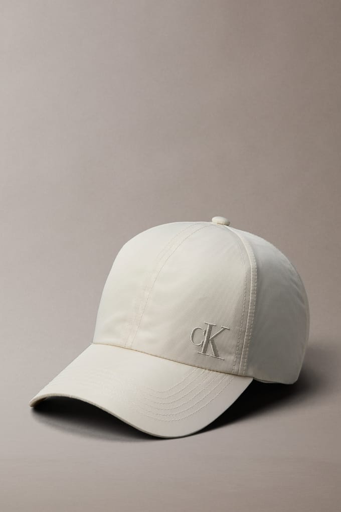 Calvin Klein Monogram Embroidery Cap Bone White Taglia: OS | Cappelli Outlet | Donna | Bianco