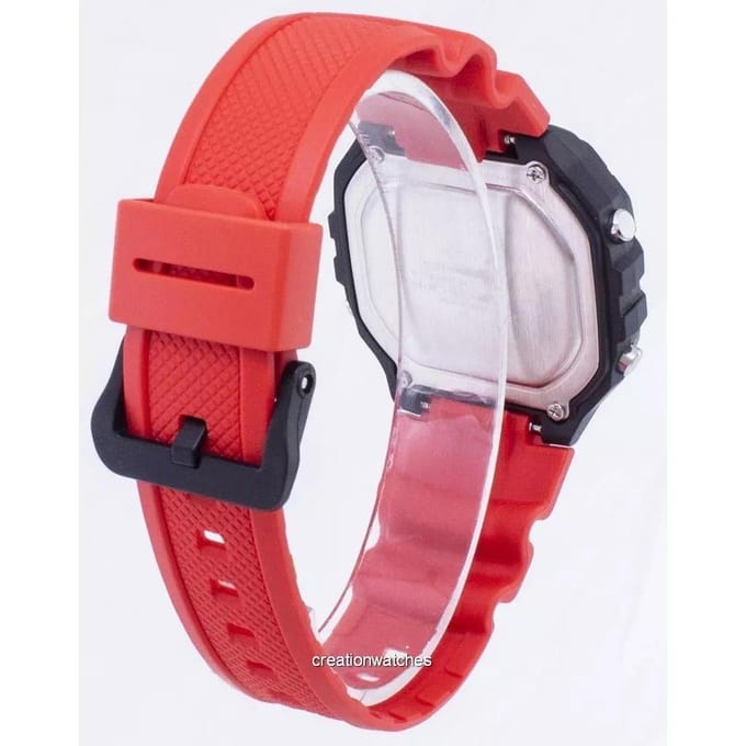 Casio Youth Series W-218H-4BVDF Vierkant Digitaal Sporthorloge - Zwart/Rood