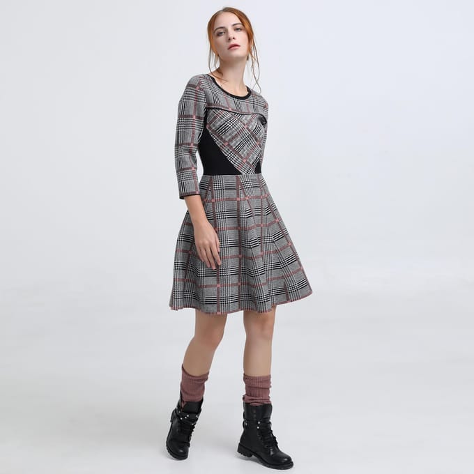 Fit-and-falre jurk in tartan breier