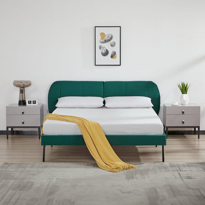 Gestoffeerd bed Porvoo met bedbodem 140x200 cm donkergroen [en.casa]