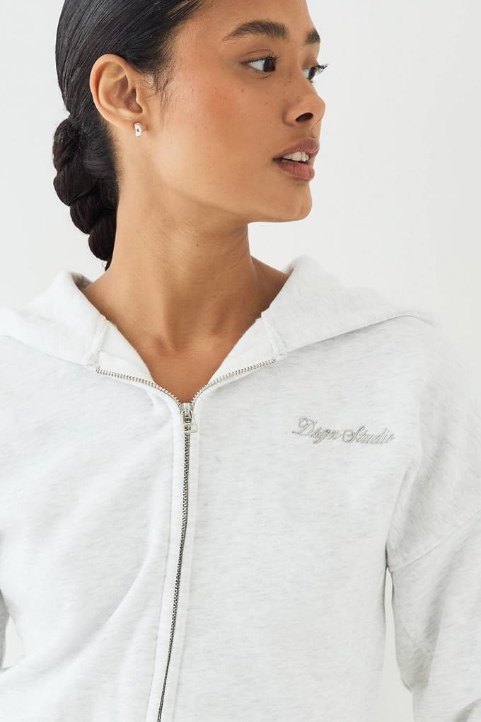 Dames DSGN Studio Script Geborduurd Ritshoodie | Ash Grey | Maat: Large