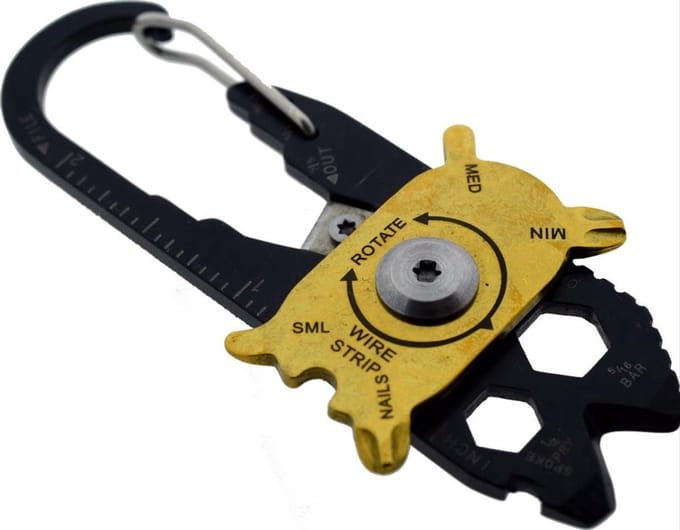 New Age Devi - 20 in 1 pocket tool survival sleutelhanger