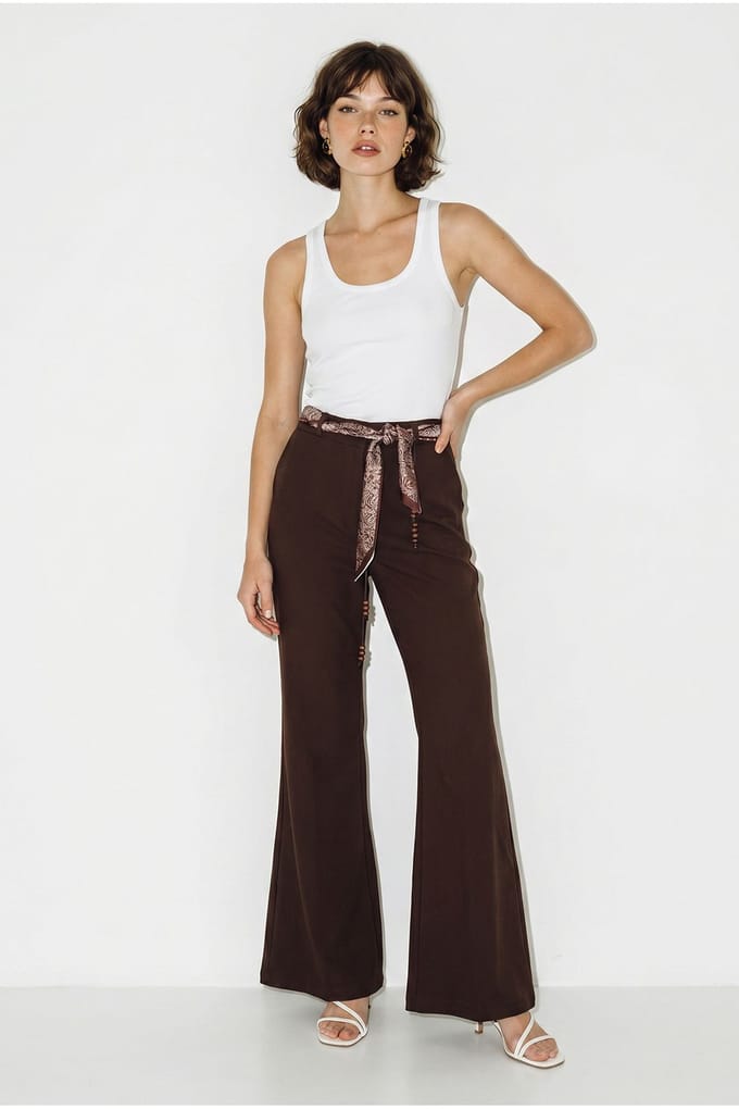 High-Waisted Flare Pants met Riem
