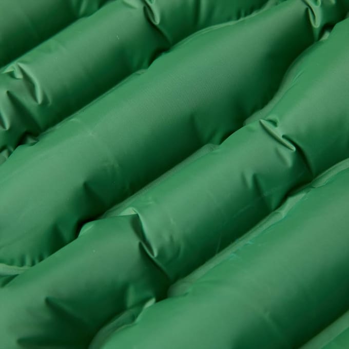 vidaXL - Kampeermatras - met - kussen - zelfopblazend - 1-persoons - groen