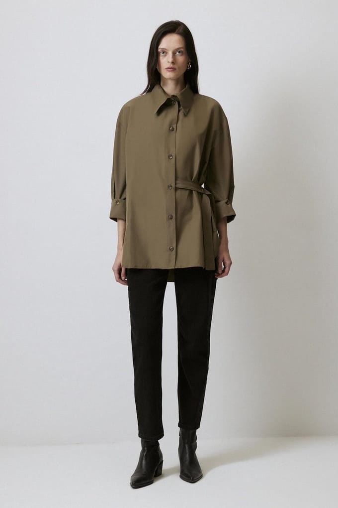 Touché Privé - Comfortabele tuniek-blouse met asymmetrische knopen - Khaki - Dames